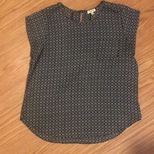 Black/White patterned blous